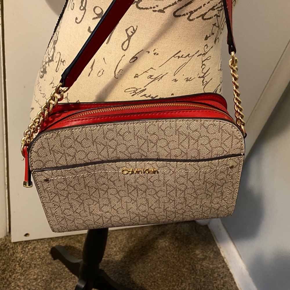 CALVIN KLEIN CROSSBODY PURSE